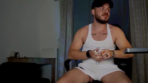 Snapshot of juliusmasters chatting on October 22, 7:35 pm JULiUS online show from October 22, 7:35 pm