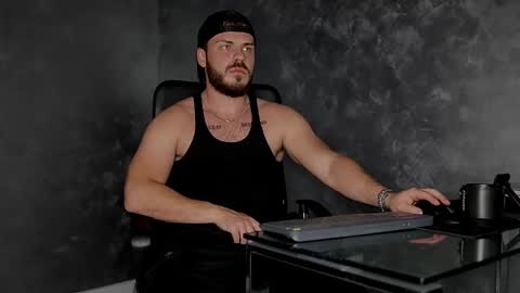 Snapshot of juliusmasters chatting on November 1, 10:12 pm JULiUS online show from November 1, 10:12 pm