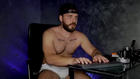 Snapshot of juliusmasters chatting on November 5, 7:47 pm JULiUS online show from November 5, 7:47 pm