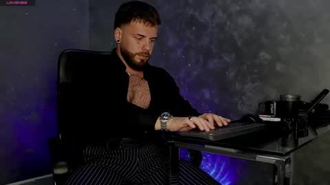 Snapshot of juliusmasters chatting on November 11, 8:31 pm JULiUS online show from November 11, 8:31 pm