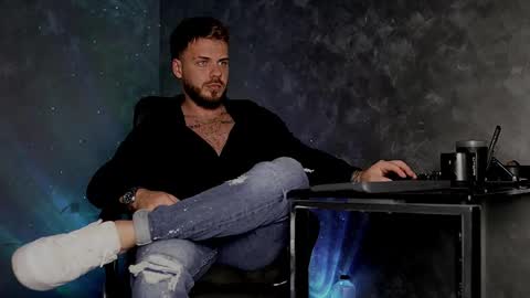 Snapshot of juliusmasters chatting on November 15, 8:27 pm JULiUS online show from November 15, 8:27 pm