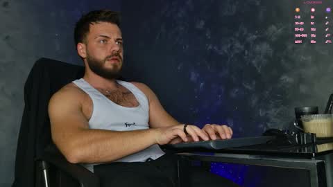 Snapshot of juliusmasters chatting on November 19, 8:42 pm JULiUS online show from November 19, 8:42 pm