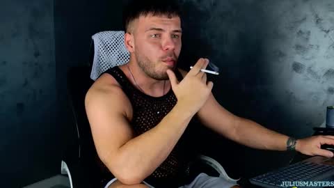 JULiUS   online show from February 11, 8:25 pm