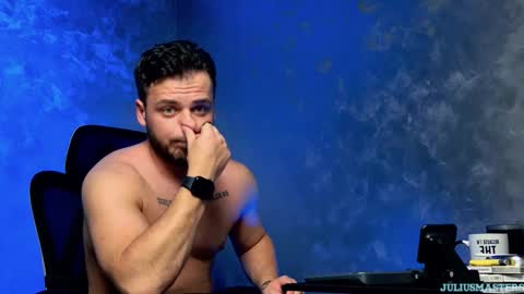 JULiUS   online show from February 24, 8:29 pm