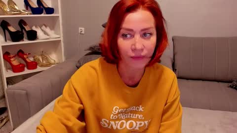 jullia_moor online show from March 16, 12:17 am