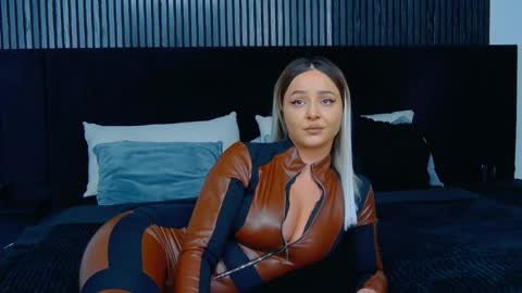 Snapshot of julliamilerrr chatting on November 19, 11:54 am Julia online show from November 19, 11:54 am