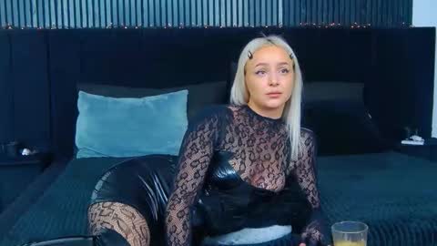 Snapshot of julliamilerrr chatting on January 9, 12:41 pm Julia online show from January 9, 12:41 pm