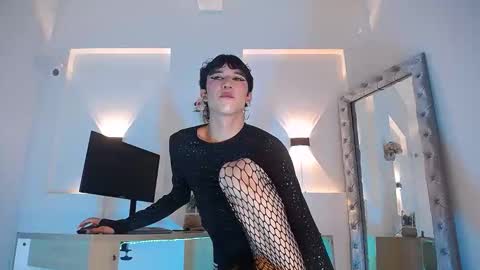 jullian online show from May 19, 8:04 pm