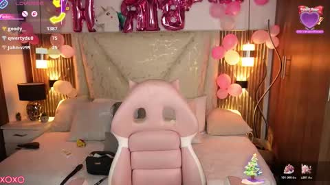 jullianapriv_ online show from January 5, 5:27 pm