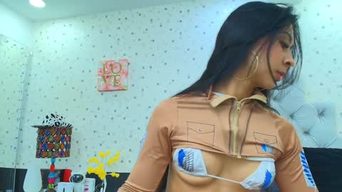 Julieta Reyes   online show from January 31, 11:46 am