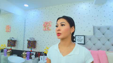 Julieta Reyes   online show from September 10, 11:43 am