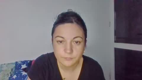 Snapshot of jully_caitlyn chatting on November 12, 2:28 pm Caitlyn online show from November 12, 2:28 pm