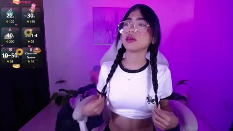 Snapshot of jully_dreams chatting on May 25, 6:25 pm July online show from May 25, 6:25 pm