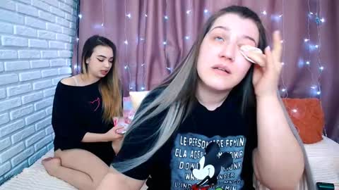 Snapshot of jullymood chatting on March 14, 8:42 am DoubleCherry online show from March 14, 8:42 am