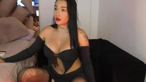 Snapshot of july__villa chatting on November 13, 9:36 pm JULY HELP ME GET TO THE 100 LIKES online show from November 13, 9:36 pm