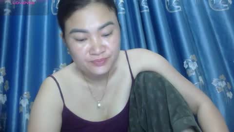 Snapshot of julybeo chatting on March 24, 2:27 am julybeo online show from March 24, 2:27 am