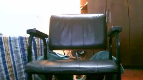 Snapshot of juneandmia chatting on March 10, 8:15 am Mia online show from March 10, 8:15 am