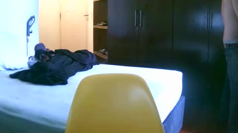 Snapshot of juneandmia chatting on December 21, 4:47 pm Mia online show from December 21, 4:47 pm