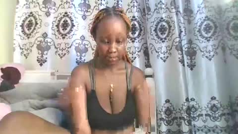 queen online show from March 23, 5:50 pm