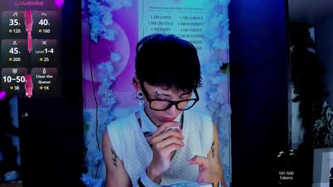 Snapshot of juniior0_0 chatting on February 19, 7:38 pm Junior online show from February 19, 7:38 pm