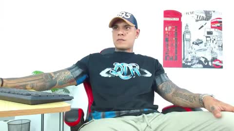 Snapshot of juniior_333 chatting on November 26, 8:32 pm juniior_333 online show from November 26, 8:32 pm