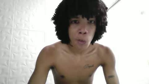 junior_thegoldenboy online show from May 14, 2:13 pm