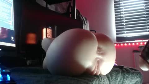 Snapshot of juniorhugebbc chatting on November 16, 9:15 am Jah long online show from November 16, 9:15 am