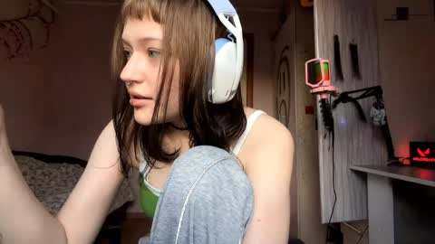 Snapshot of junkogautney chatting on April 10, 3:50 pm Elizabeth online show from April 10, 3:50 pm