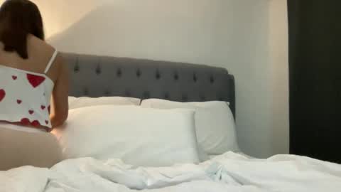 junovaughn online show from June 6, 11:37 am