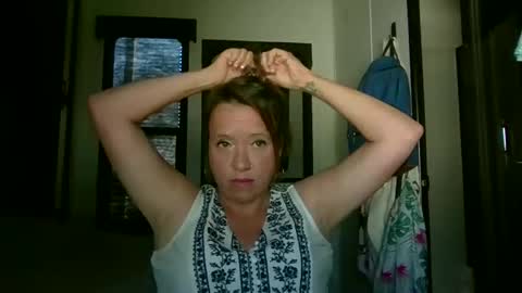 Snapshot of jussnobodybutme chatting on April 1, 1:34 pm CamperGirl online show from April 1, 1:34 pm