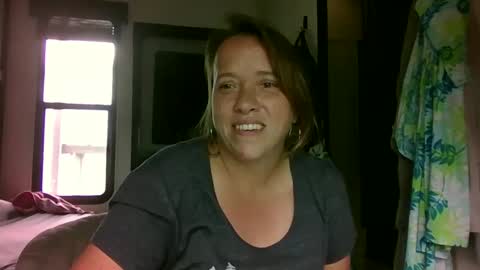 Snapshot of jussnobodybutme chatting on April 2, 5:10 pm CamperGirl online show from April 2, 5:10 pm