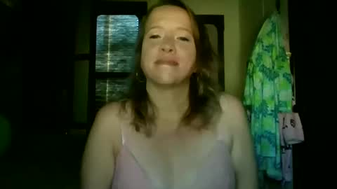 Snapshot of jussnobodybutme chatting on April 6, 11:55 am CamperGirl online show from April 6, 11:55 am