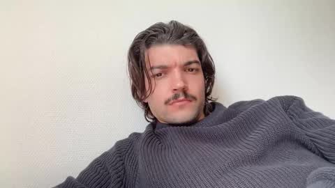 just_a_guy_with_a_big_cock online show from March 22, 12:08 pm