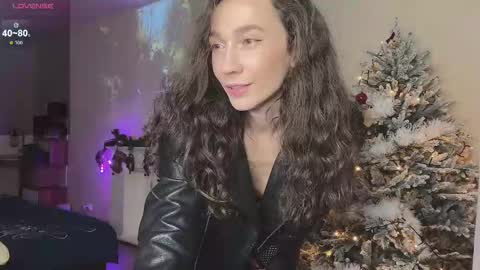 Snapshot of just_call_me_jess chatting on December 17, 4:32 pm Jessica I will be here on Tuesday November 26th online show from December 17, 4:32 pm