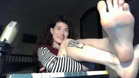 Snapshot of just_curly_ginger chatting on May 27, 6:49 pm Ginger Curly online show from May 27, 6:49 pm