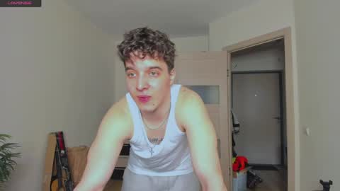 Snapshot of just_edwins chatting on June 2, 5:15 pm Edwins online show from June 2, 5:15 pm
