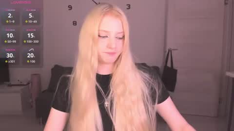 Snapshot of just_jessy_meow chatting on June 16, 7:38 pm JESSY online show from June 16, 7:38 pm