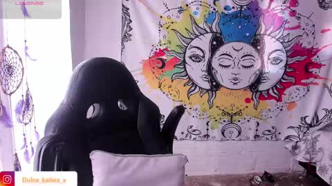 Snapshot of just_katiex chatting on February 23, 1:53 pm Sofia online show from February 23, 1:53 pm