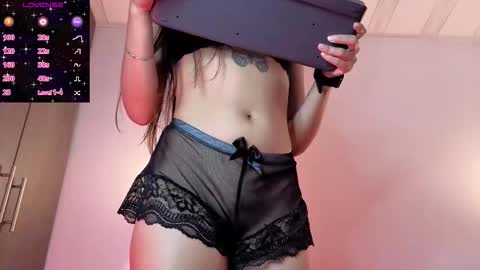 Snapshot of just_soffy chatting on February 24, 2:31 am Soffy online show from February 24, 2:31 am