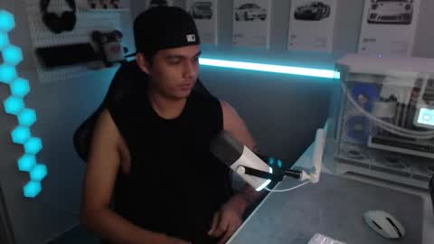 Snapshot of justagamerxxx chatting on November 17, 3:29 pm Rhys online show from November 17, 3:29 pm