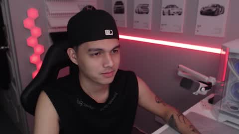 Snapshot of justagamerxxx chatting on December 16, 11:21 pm Rhys online show from December 16, 11:21 pm