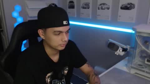Snapshot of justagamerxxx chatting on December 19, 2:07 am Rhys online show from December 19, 2:07 am