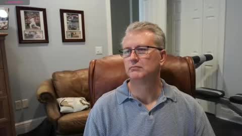 Snapshot of justavoyeurhere chatting on November 13, 6:18 pm Michael online show from November 13, 6:18 pm