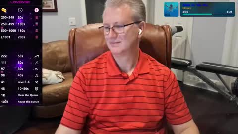 Snapshot of justavoyeurhere chatting on November 20, 1:55 pm Michael online show from November 20, 1:55 pm