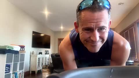 justdo1982 online show from March 12, 8:31 pm