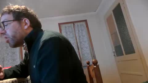 Snapshot of justforsmoke chatting on February 28, 11:17 pm justforsmoke online show from February 28, 11:17 pm
