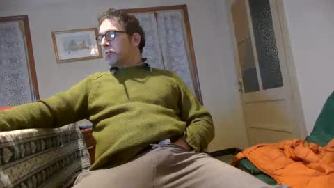Snapshot of justforsmoke chatting on March 3, 7:09 pm justforsmoke online show from March 3, 7:09 pm