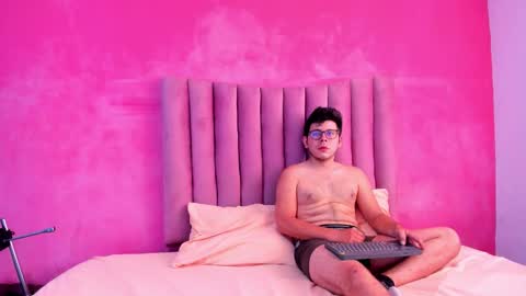 JUSTIN Y JAZMIN online show from December 16, 7:08 pm