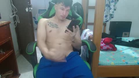 justin_taylor02 online show from October 10, 12:15 pm