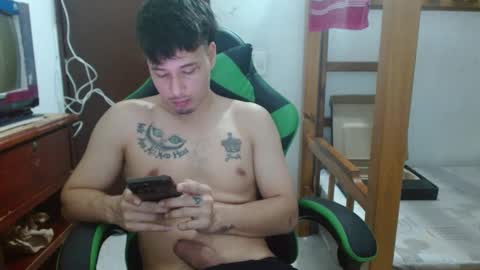 justin_taylor02 online show from October 11, 1:53 pm